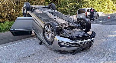 Kiralık otomobille takla attılar: 3 yaralı