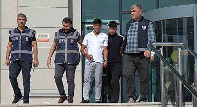 Kız kaçırma planıyla taksiyi gasp eden iki genç tutuklandı