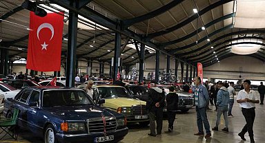 Klasik araç tutkunları İnegöl'de buluştu