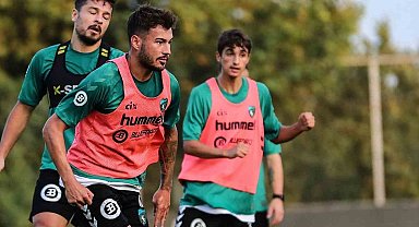 Kocaelispor'da oyuncular rotayı Ümraniyespor maçına çevirdi