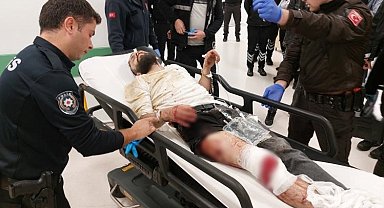 Komiseri bıçakla yaralayan uyuşturucu bağımlısı vurularak etkisiz hale getirildi