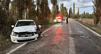 Kontrolden çıkan otomobil ağaca çarptı: 4 yaralı