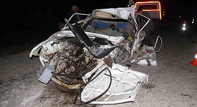 Konya'da otomobille çarpışan traktör ikiye bölündü: 1 ölü, 1 yaralı