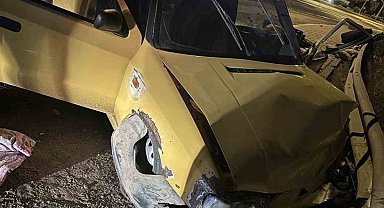 Konya'da pikap refüje çarptı: 3 yaralı