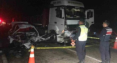 Konya'da tır ile otomobil çarpıştı: 1 ölü
