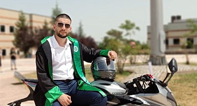 Köpeklerden kaçarken kaza yapan genç yaşam savaşı veriyor