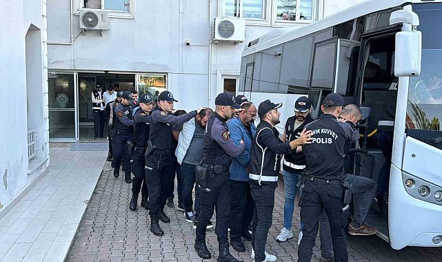 Kredi çekemeyenlere yüksek faizle çek ve senet karşılığında para satan iki ayrı örgüt adliyede
