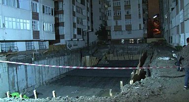 Küçükçekmece'de toprak kayması: Bir bina tahliye edildi