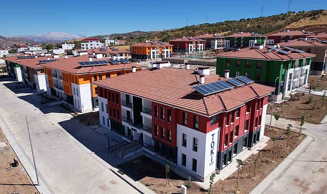 Kurası çekilen Balkar beldesindeki konutlarda renk cümbüşü