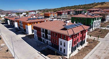 Kurası çekilen Balkar beldesindeki konutlarda renk cümbüşü