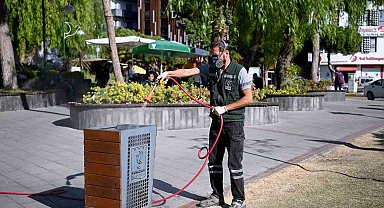 Kuşadası Belediyesi ilaçlama çalışmalarına devam ediyor