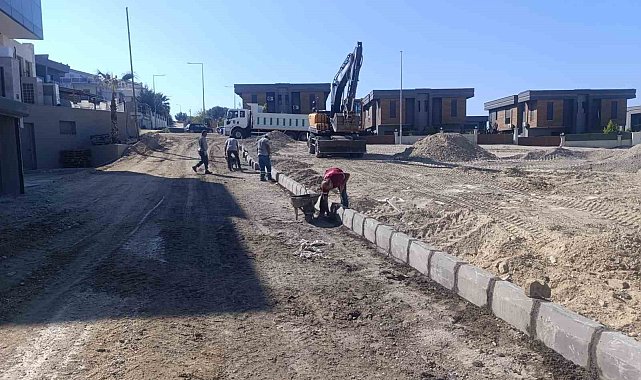 Kuşadası Belediyesi kente yeni yollar kazandırmak için kesintisiz çalışıyor