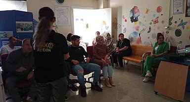 Kuşadası'nda sağlık çalışanlarına "Narkorehber" eğitimi verildi