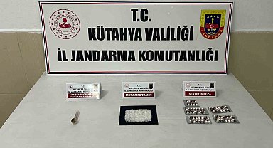 Kütahya'da aracında uyuşturucu ele geçirilen şüpheli tutuklandı