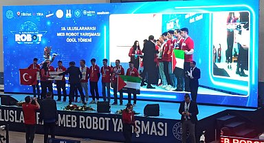 Kütahyalı öğrenci robot yarışmasında dünya şampiyonu oldu