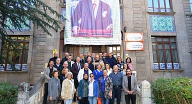 Lise arkadaşları 31 yıl sonra bir araya geldi