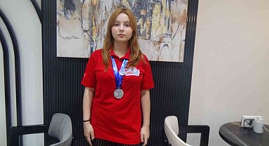 Lise öğrencisi, meme kanserini erken tespit eden yapay zeka algoritması geliştirdi