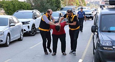 Lise öğrencisini taciz ettiği öne sürülen şüpheliyi Seyhan polisi yakaladı