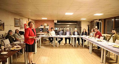 Mahmudiye'de akşam toplantısında atçılık ve tarım turizmi değerlendirildi