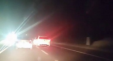 Makas atarak ilerleyen sürücü trafiği tehlikeye soktu