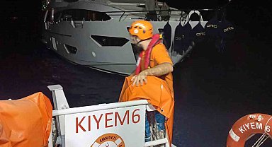 Makine arızası yapan lüks tekneyi KIYEM ekipleri kurtardı