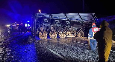 Malatya'da maden yüklü tır devrildi: 1 yaralı