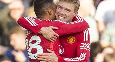 Manchester United, geriye düştüğü maçta 3 puan almayı bildi