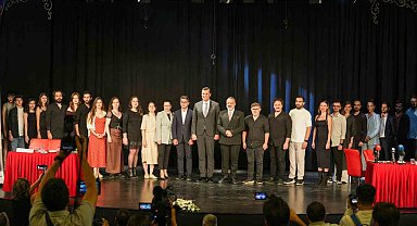 Manisa Şehir Tiyatrosu perdelerini Manisalılar için açıyor