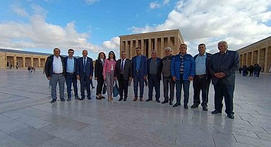 Manisalı muhtarlar Anıtkabir'deki törenlere katıldı