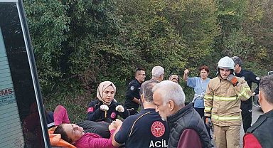 Mantar toplarken ayağı kırılan kadını ekipler kurtardı