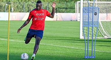 Mario Balotelli, Genoa'ya imza attı