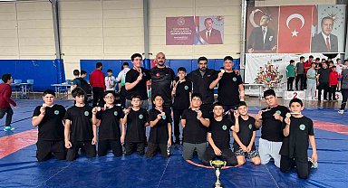 Menemen Belediyesi Güreş Takımı il şampiyonu oldu