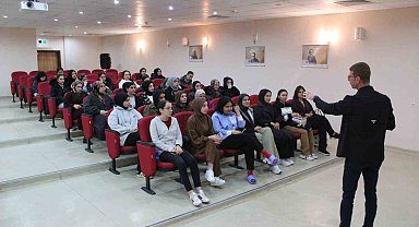 Mengücek Gazi Yurdunda diksiyon kursu başladı