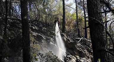 Menteşe yangını kısmen kontrol altında