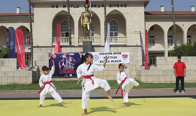 Mersin'de Amatör Spor Haftası yürüyüşle başladı