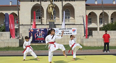 Mersin'de Amatör Spor Haftası yürüyüşle başladı