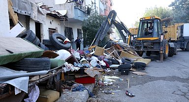 Mersin'de çöp evden tonlarca atık çıktı