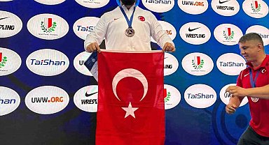 Milli güreşçi Sarıçiçek, Erzincan'a gurur yaşattı