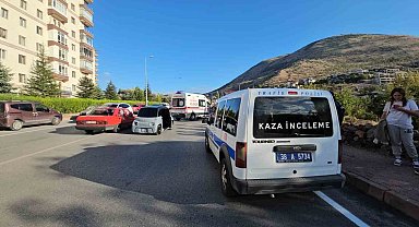 Mini aracın çarptığı yaşlı adam ağır yaralandı