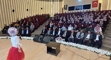 Miniklere "Değerlerimle Büyüyorum" etkinliği
