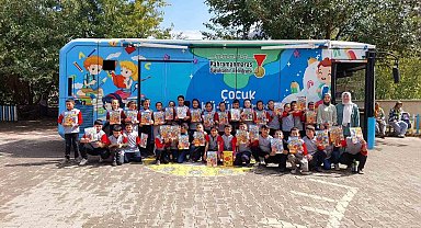 Mobil Kütüphane, yeni eğitim yılında öğrencilerle buluştu