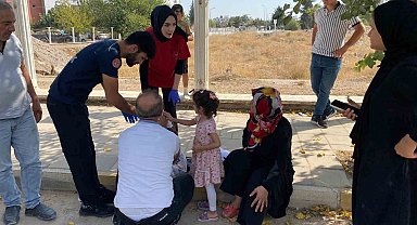 Motosiklet park halindeki motora çarptı: 3 yaralı