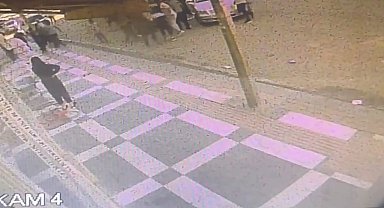 Motosiklet sürücüsünün ağır yaralandığı kaza kameraya yansıdı