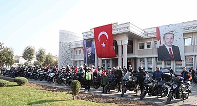 Motosiklet turuna yüzlerce kişi katıldı