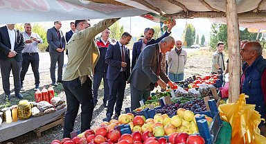Muş Valisi Çakır, yerel üreticileri destekleyerek doğal sebze ve meyve satışını teşvik etti