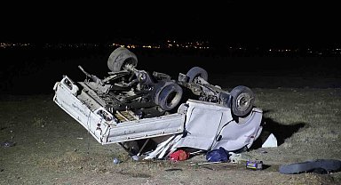 Muş'ta otomobille çarpışan kamyonet ters döndü: 5 yaralı