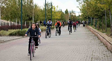 Muş'ta "Teknoloji bağımlılığına karşı yöresel çocuk oyunları" etkinliği düzenlendi