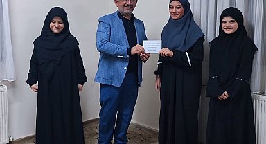 Naat-ı Şerif okuma yarışmasında dereceye giren öğrencilere ödülleri verildi