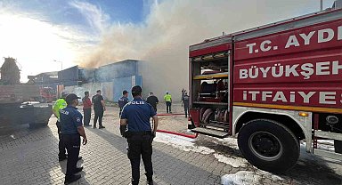 Nazilli'deki hurdacıda yangın çıktı: 2 kişi dumandan etkilendi