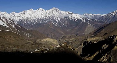 Nepal'de 5 Rus dağcı dünyanın en yüksek 7'inci dağından düşerek öldü